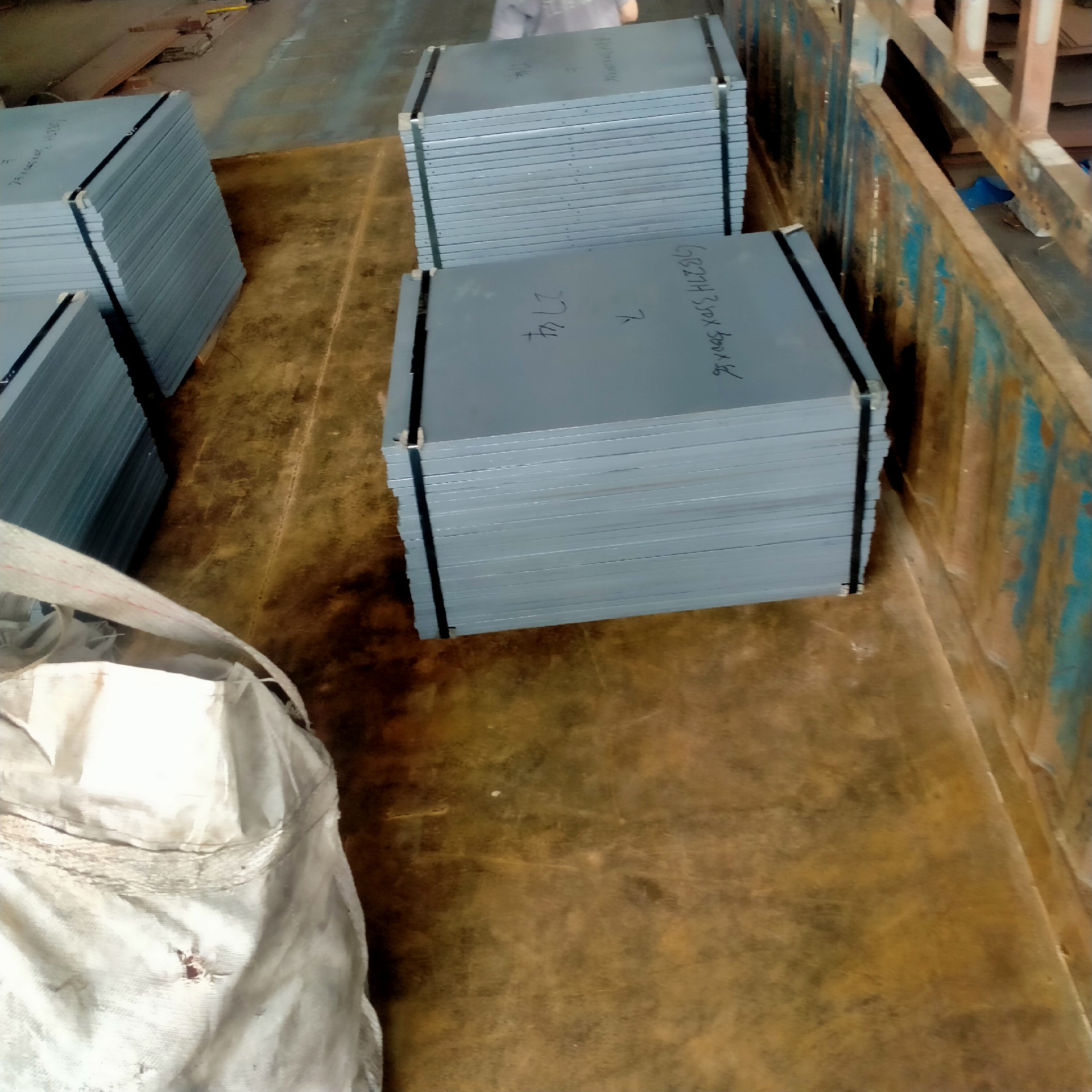 江西交工昌金改扩建梁底钢板发货